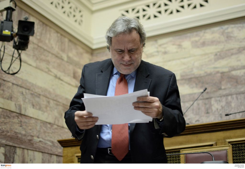 Υπουργείο Εργασίας: Ήξεις αφήξεις για τις μειώσεις στις κύριες συντάξεις