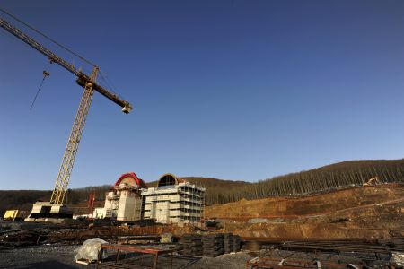 Δημόσια σύγκρουση Παππά-Πιτσιόρλα με φόντο τις ιδιωτικοποιήσεις