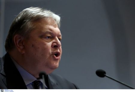 Βενιζέλος: Η κυβέρνηση τίθεται υπό την κηδεμονία Μέρκελ, Ολάντ