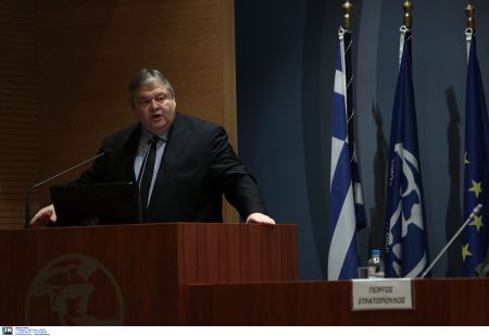 Βενιζέλος: Ο Στουρνάρας έδειξε από ποιον κίνδυνο ξέφυγε η χώρα