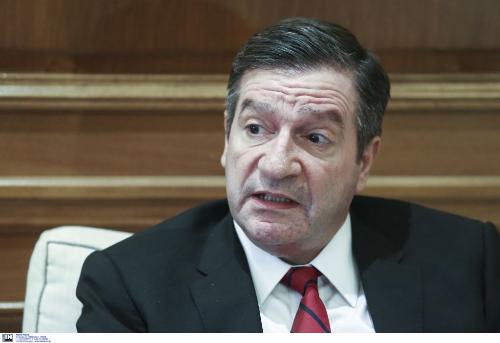 Σύμφωνα συμβίωσης ομόφυλων υπέγραψε συμβολικά ο Καμίνης