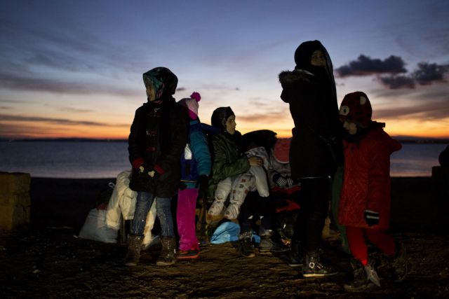Νομπελίστας οικονομολόγος φωτίζει τις πολιτικές αιτίες του Προσφυγικού