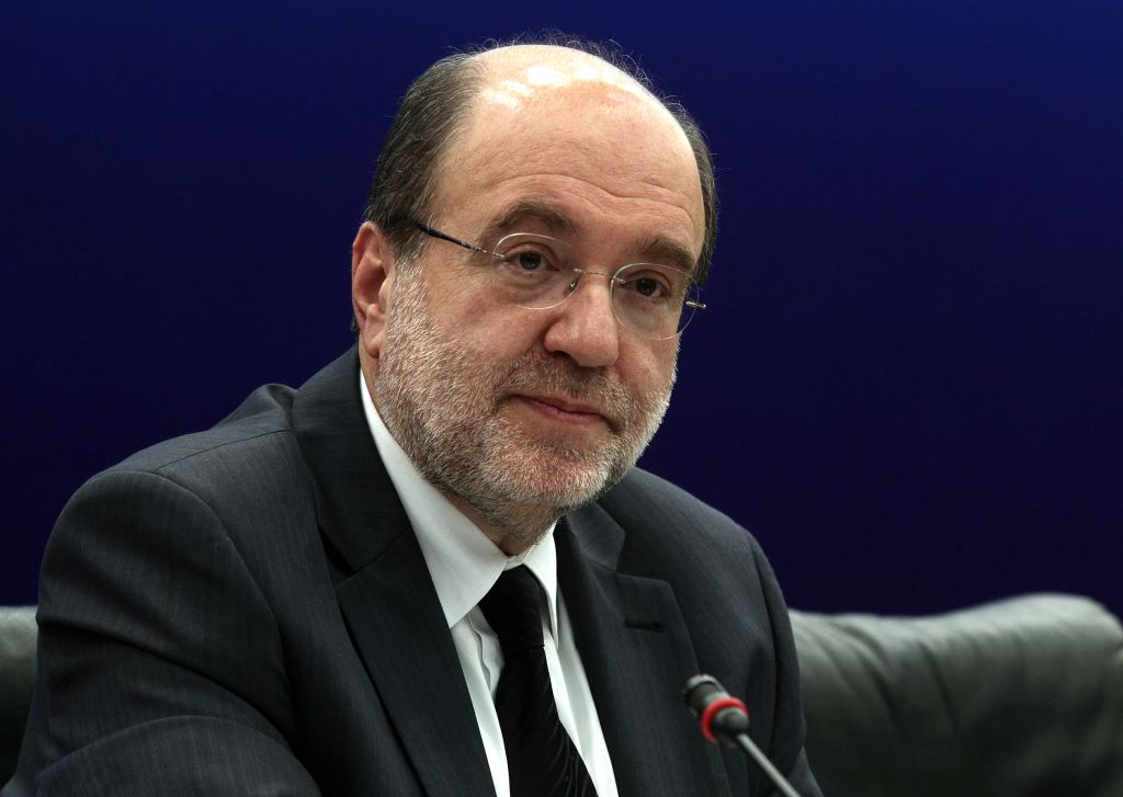 Αλεξιάδης: Διαψεύδει αναδρομική φορολόγηση των εισοδημάτων του 2015