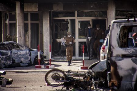 29 νεκροί στην επιχείρηση απελευθέρωσης των ομήρων στη Μπουρκίνα Φάσο