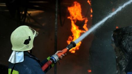 Νεκρός 70χρονος από πυρκαγιά στην Πάτρα