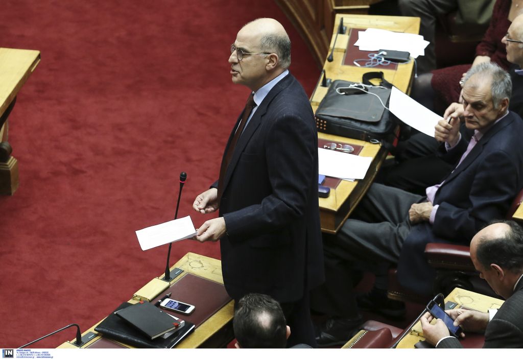 Βουλή: Αντιπαράθεση με φόντο τις απεργιακές κινητοποιήσεις