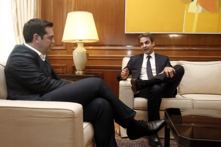 Κόντρα μέσω διαρροών Μαξίμου – Συγγρού