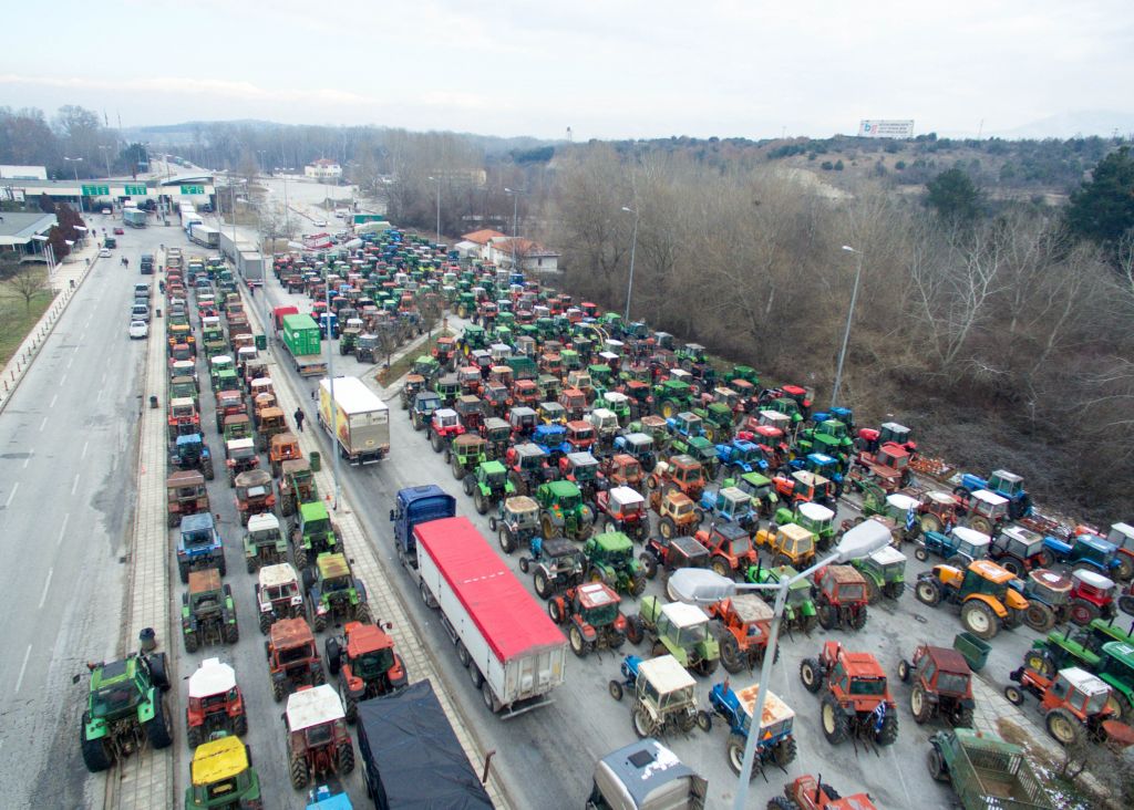 ΕΒΕΘ: Μεγάλα τα προβλήματα στον εκτελωνισμό αγαθών λόγω των μπλόκων