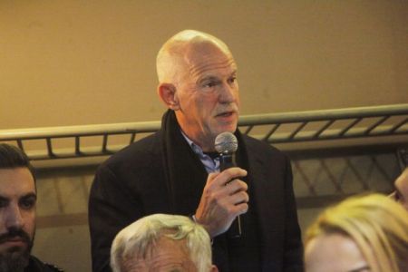 Παπανδρέου: Εγκληματική για τη χώρα η αμφισβήτηση της συμμετοχής στο ευρώ