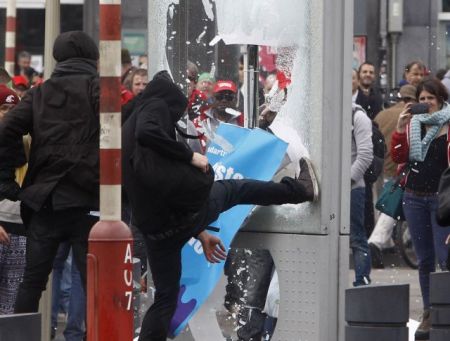 Μικροεπεισόδια στις Βρυξέλλες στην πορεία για τα εργασιακά