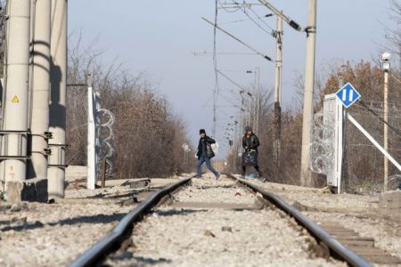 Border crossing at Idomeni reopens on Monday morning