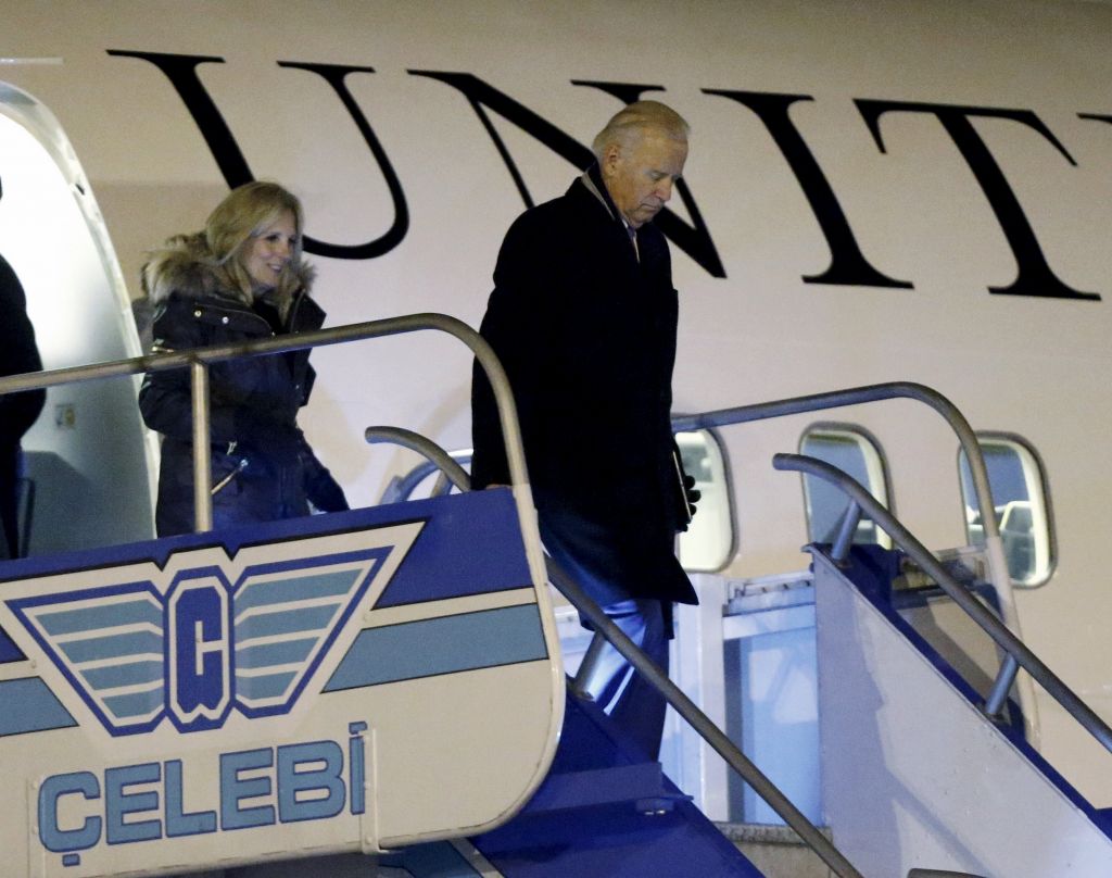 Μπάιντεν: Στηλιτεύει από την Τουρκία την απουσία ελευθερίας της έκφρασης