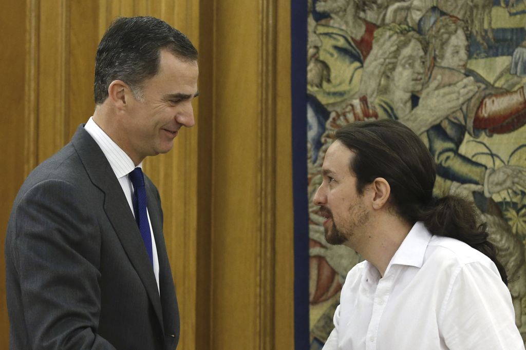 Ισπανία: Αλλάζουν θέση οι Podemos – Στηρίζουν κυβέρνηση με Σοσιαλιστές