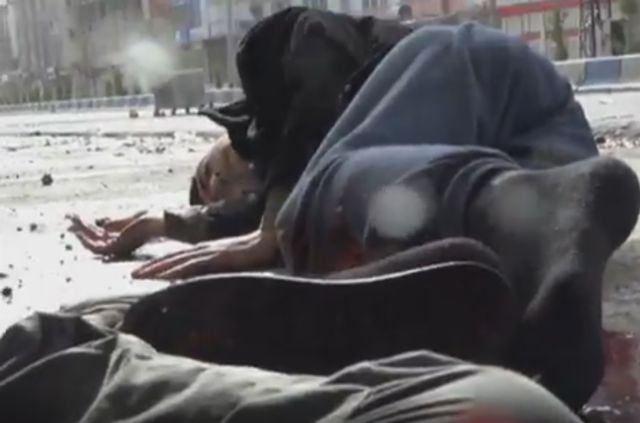 Σοκάρει το βίντεο: Κάμερα κατέγραψε πως τούρκοι στρατιώτες «γαζώνουν» αμάχους