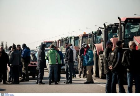 Νέο μπλόκο των αγροτών Αρκαδίας στην Πελοπόννησο