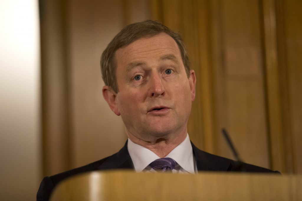 Ο Εντα Κένι επανεκλέχτηκε πρωθυπουργός της Ιρλανδίας