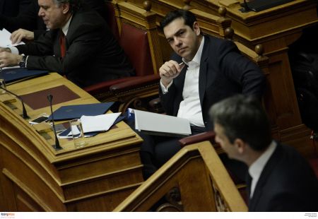 Εκρηκτικό το πολιτικό σκηνικό λίγο πριν την προ ημερησίας συζήτηση για τη Δικαιοσύνη