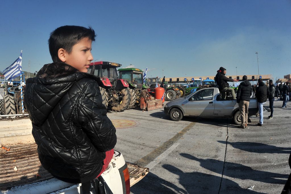 Υπουργείο Οικονομικών: Εξετάζει φοροελαφρύνσεις για αγρότες και ελεύθερους επαγγελματίες