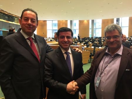 Ευρωβουλή: Συνάντηση Ντεμιρτάς-Κύρκου με φόντο τις εξελίξεις στο Κουρδικό