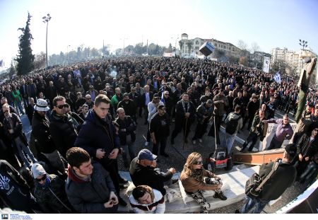 Θεσσαλονίκη: Χημικά κατά αγροτών – Ματαιώθηκαν τα εγκαίνια της Agrotica