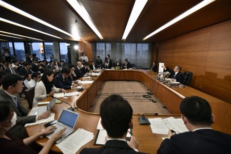 Σε αρνητικά επιτόκια προχωρά η Κεντρική Τράπεζα της Ιαπωνίας