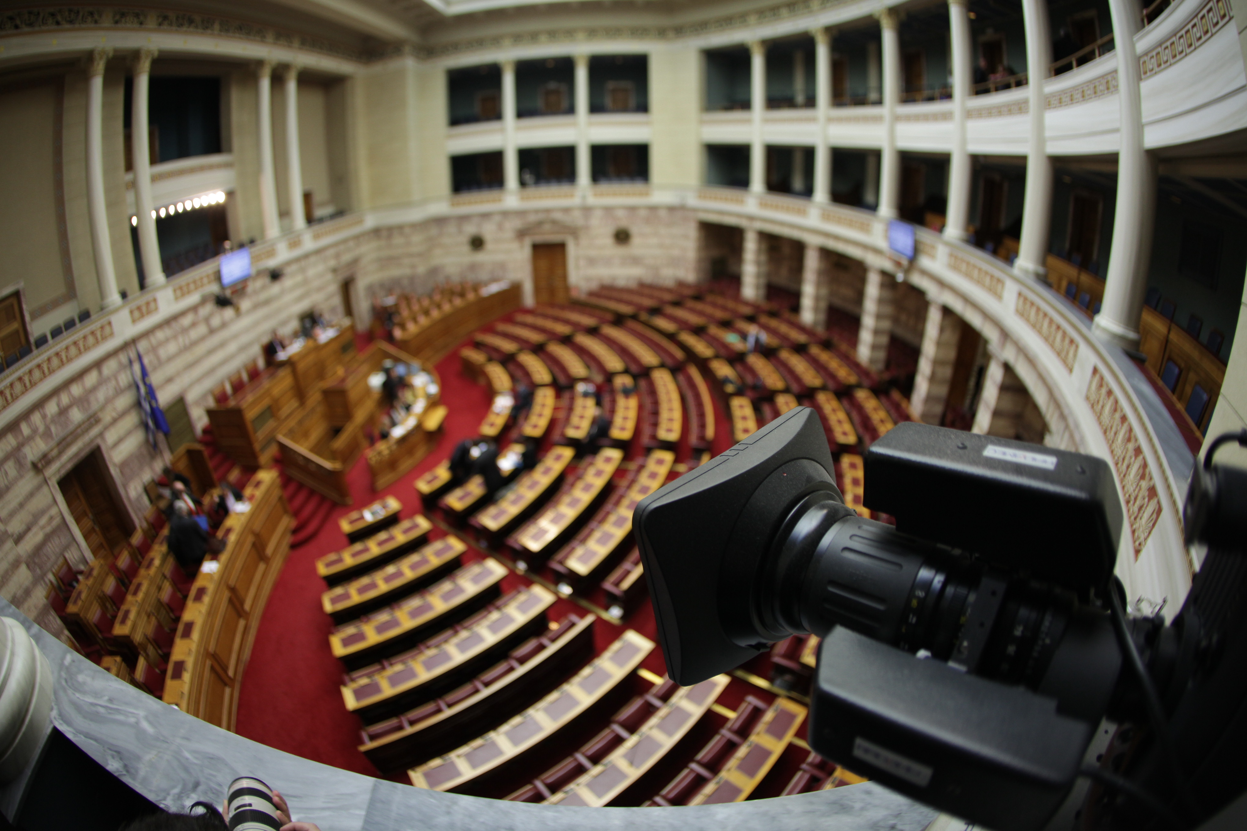 Κατατέθηκε στη Βουλή ο νέος εκλογικός νόμος