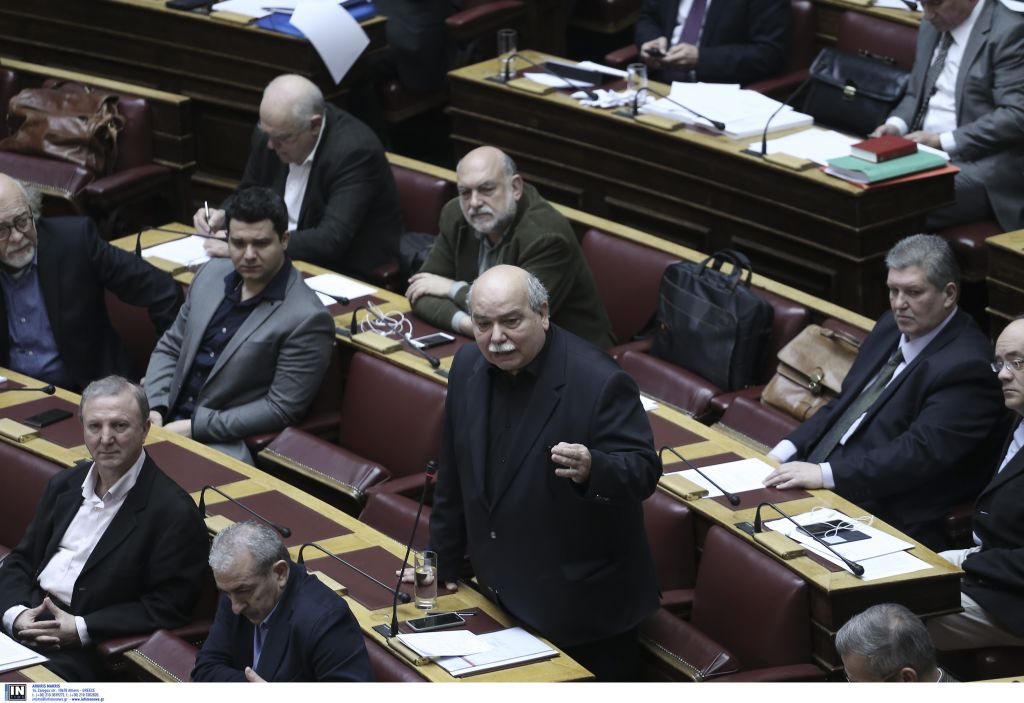 Η κυβέρνηση απεφάνθη ότι οι τηλεοπτικές άδειες πανελλαδικής εμβέλειας θα είναι τέσσερις