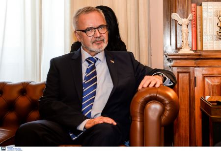 Βέρνερ Χόγιερ: Το 10% του ελληνικού ΑΕΠ αγγίζει η χρηματοδότηση της ETEπ