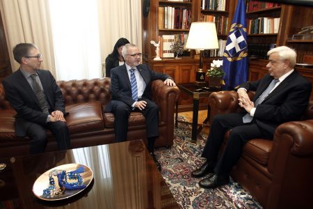 Παυλόπουλος: Χωρίς επενδύσεις, η αυστηρή λιτότητα δεν οδηγεί σε λύση