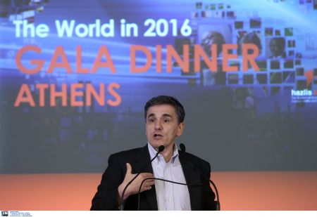 Τσακαλώτος: Επιζητούμε «λογικό συμβιβασμό» με τους θεσμούς