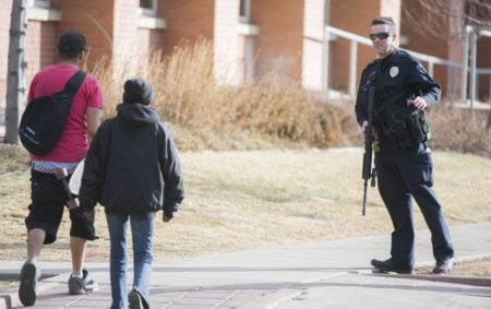 Εκκενώθηκαν σχολεία, λύκεια, κολέγια σε Παρίσι, Λιόν και Βρετανία