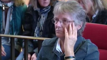 Χάρη απένειμε ο Ολάντ σε γυναίκα που σκότωσε τον σύζυγο-τύρρανό της