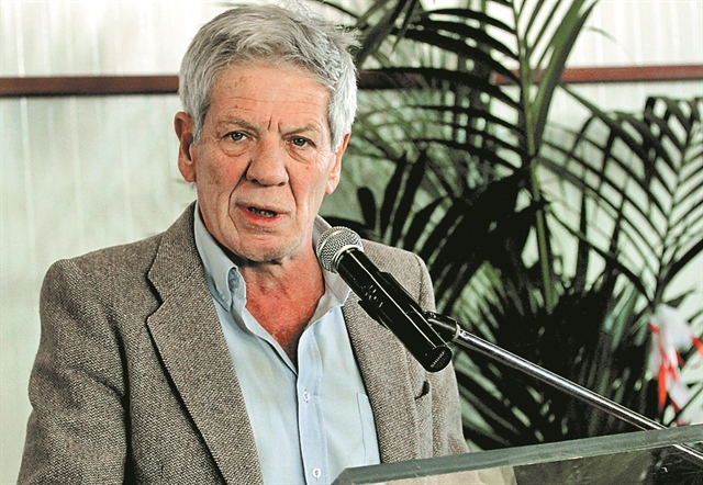 Συντροφικά μαχαιρώματα και ο σώζων εαυτόν σωθήτω