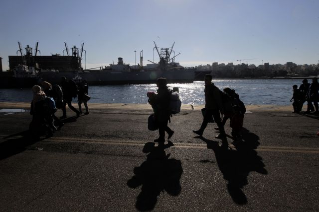 About 1200 refugees are stranded in the port of Piraeus