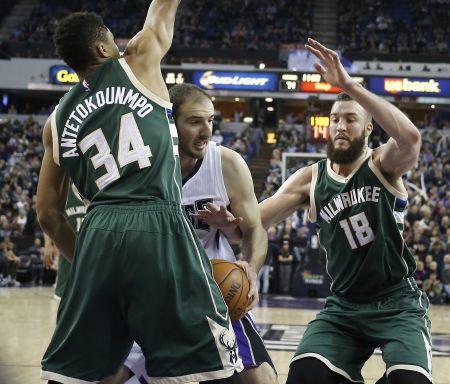 Η ομάδα του  Κουφού κέρδισε αυτήν του  Αντετοκούνμπο