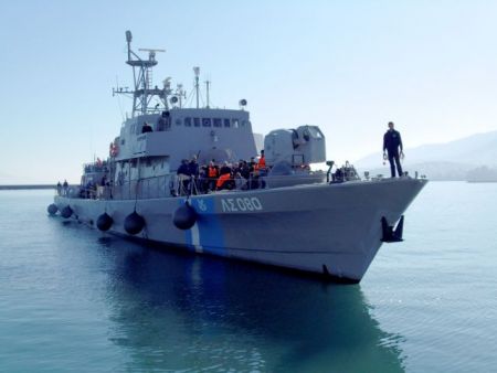 Coast Guard locates boat with 65 refugees east of Sitia
