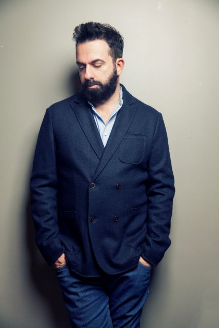 Κωνσταντίνος Ρήγος: «Η κοινωνία μας είναι χειρότερη και από αυτήν του Οργουελ»