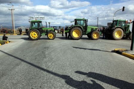 Σκληραίνουν τη στάση τους και οι αγρότες της Φθιώτιδας