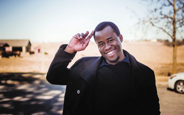 Τσιγκόζιε Ομπιόμα: «Μεγάλωσα καταβροχθίζοντας ελληνικές τραγωδίες»