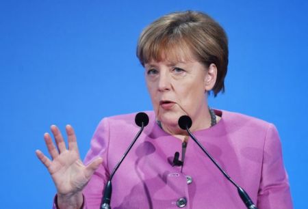 Μέρκελ: Καλύτερη προστασία των εξωτερικών συνόρων