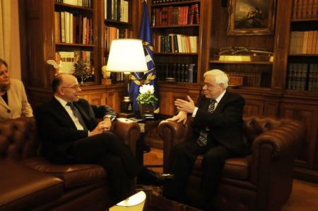 Παυλόπουλος: Συνάντηση με τον γάλλο υπουργό Εσωτερικών