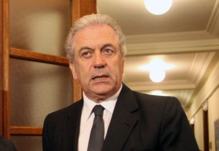 Αβραμόπουλος: Μόνο αν το θέλουμε μπορούμε να βγούμε από Σένγκεν