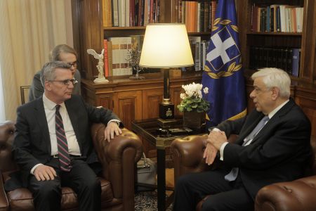 Παυλόπουλος σε Ντε Μεζιέρ: Δεν είναι η οικονομία, είναι το προσφυγικό