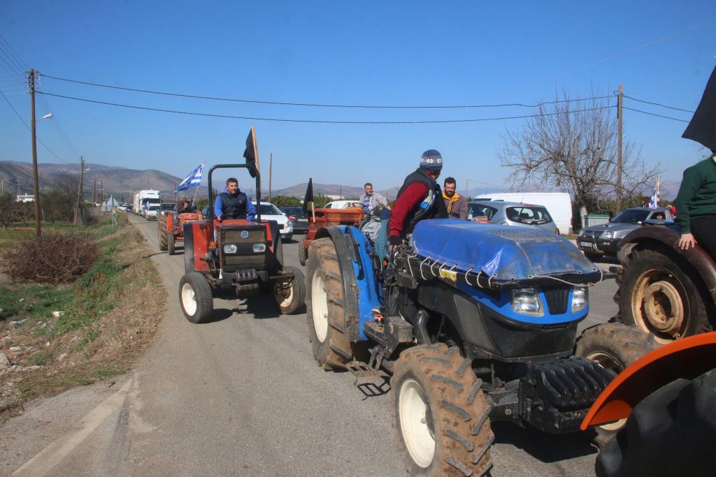 Ευνοϊκές ρυθμίσεις για το ασφαλιστικό των αγροτών μελετά η κυβέρνηση