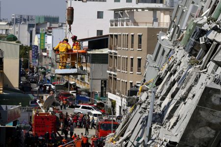 Ταϊβάν: Δύο επιζώντες ανασύρθηκαν ζωντανοί 48 ώρες μετά τον σεισμό