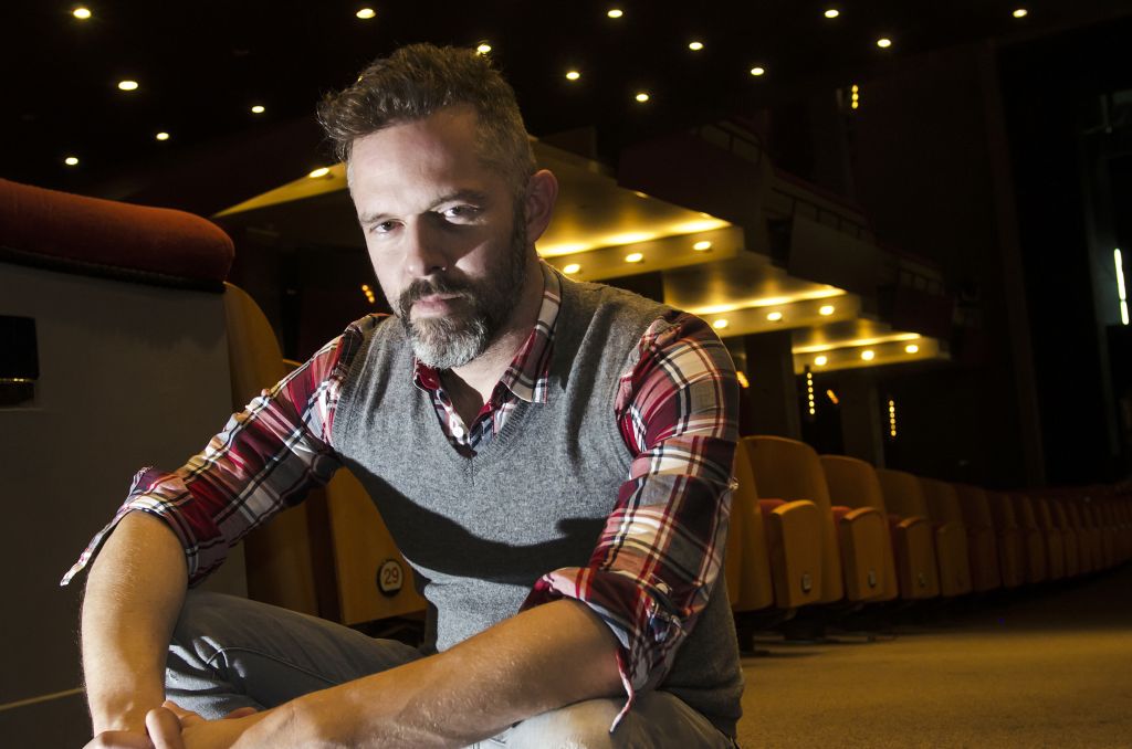 Χρήστος Λούλης: «Το γέλιο αφήνει πιο βαθύ σημάδι»