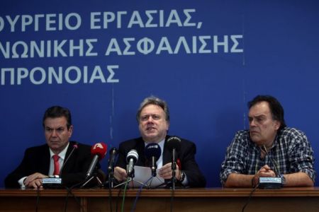 Ερχεται «κούρεμα» στην εθνική σύνταξη και στις επικουρικές