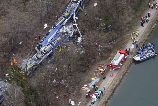 Υποψίες για ανθρώπινο λάθος στο δυστύχημα στη Γερμανία, 11 οι νεκροί