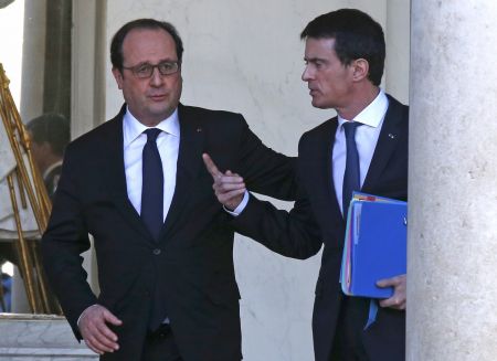 O Βαλς πιέζει τον Ολάντ: Εξετάζω υποψηφιότητα, ό,τι κι αν κάνει ο πρόεδρος