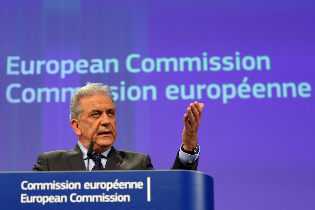 Αβραμόπουλος στο Κολέγιο των Επιτρόπων: Οι πρόσφυγες δεν θα μπορούν να πηγαίνουν σε όποια χώρα επιθυμούν